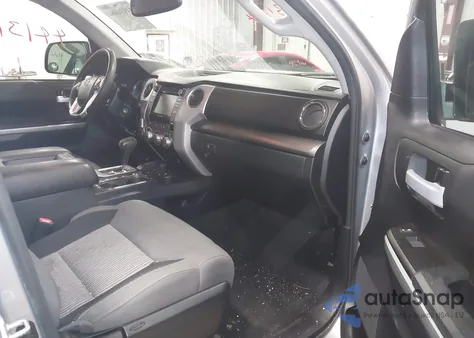 2017 Toyota Tundra Sr5 5.7L V8 z USA, uszkodzony, nr VIN 5TFDY5F12HX648692